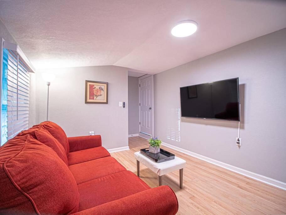 Holiday home Homey Convenient To And I-75! *